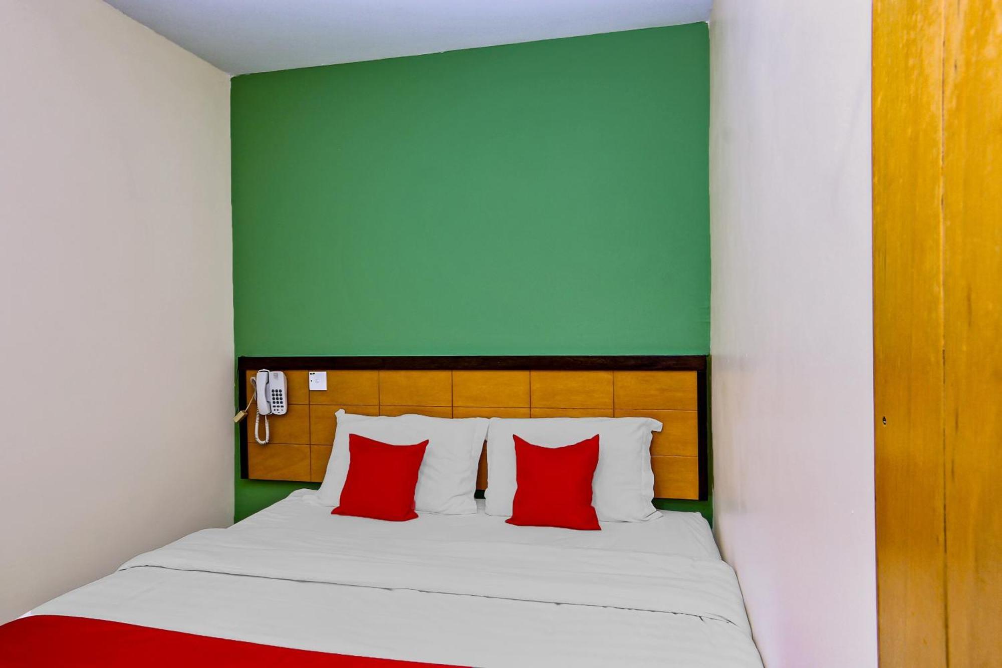 Oyo 44054 Holiday Mansion Inn Sibu Eksteriør bilde