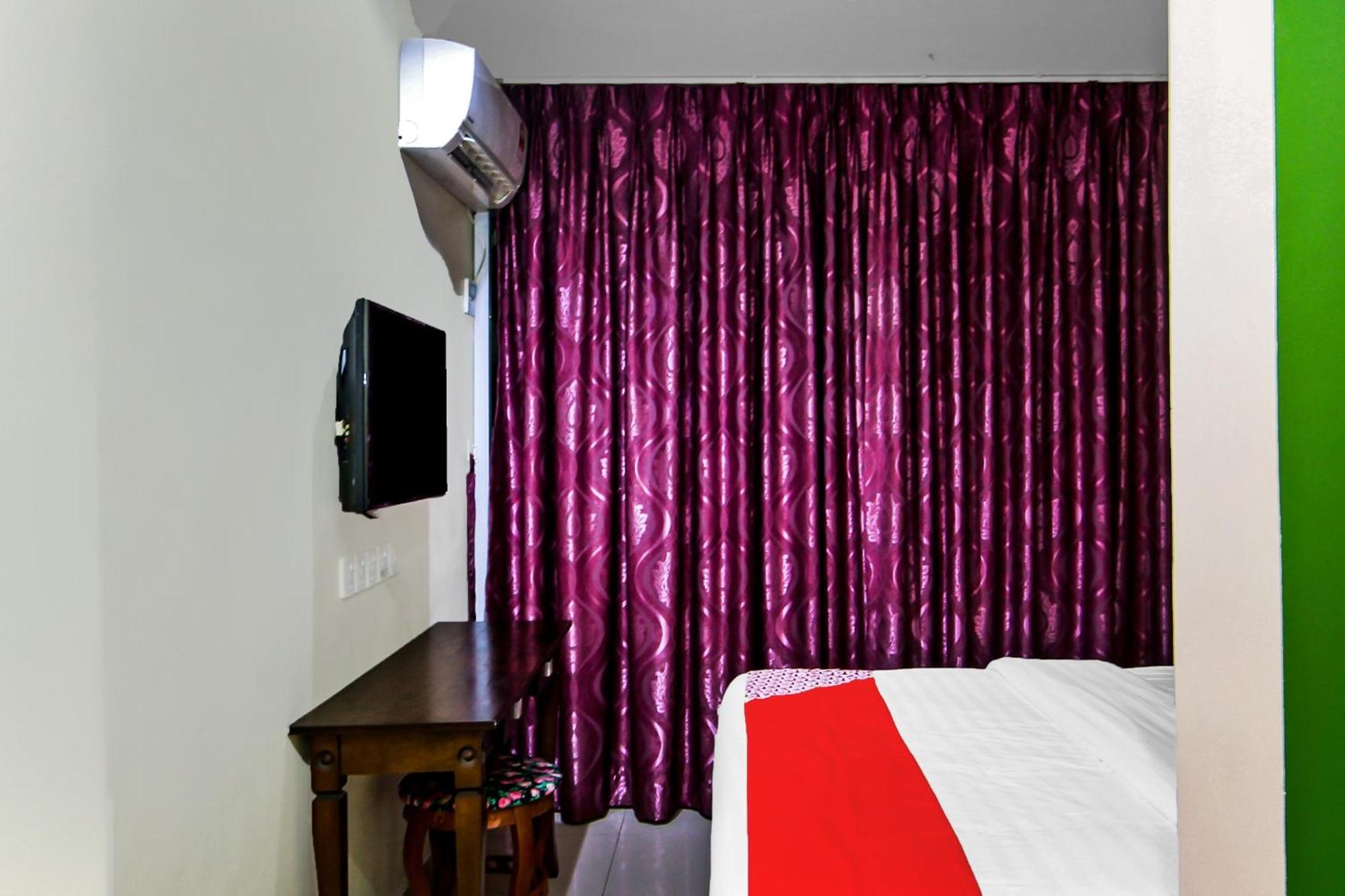 Oyo 44054 Holiday Mansion Inn Sibu Eksteriør bilde